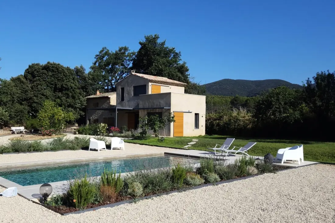 Maison Des Vignes: úszómedence és báj Laurisban