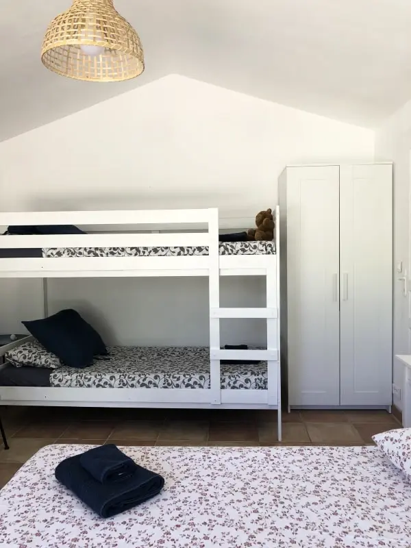 Maison Des Vignes: úszómedence és báj Laurisban