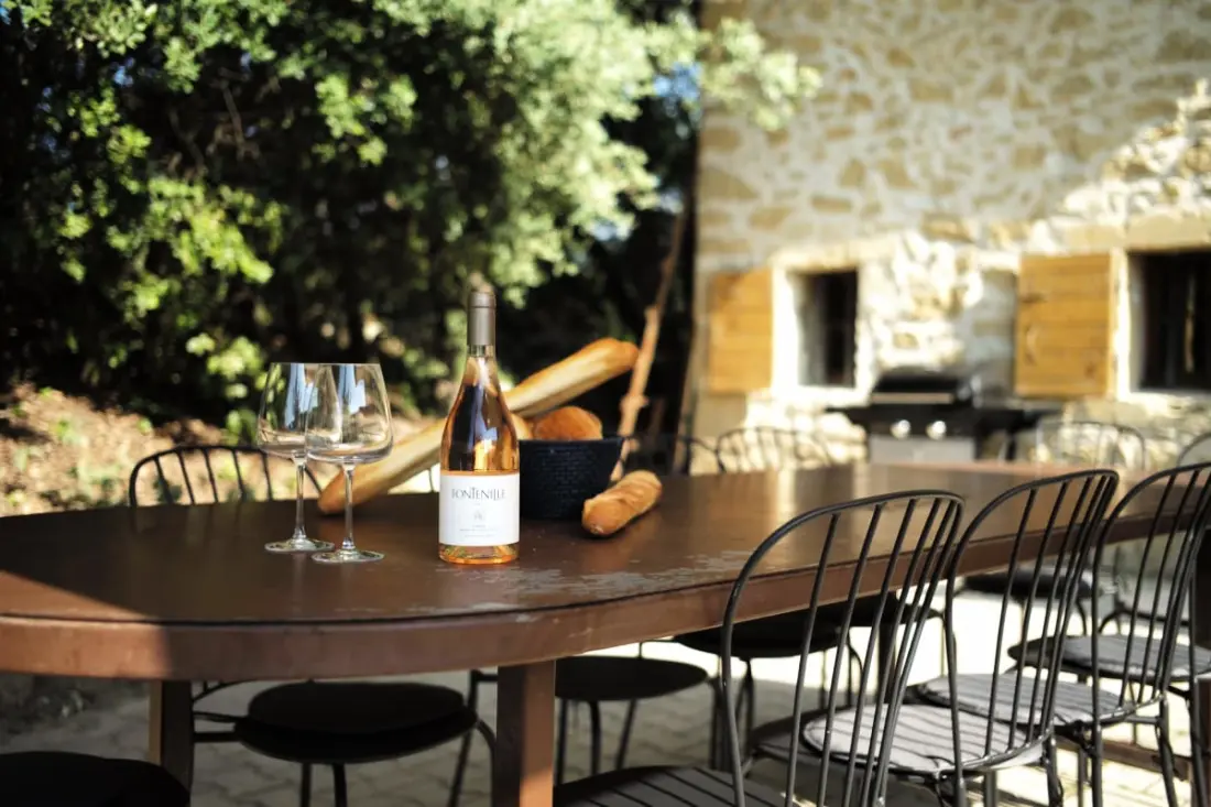 Maison Des Vignes: úszómedence és báj Laurisban