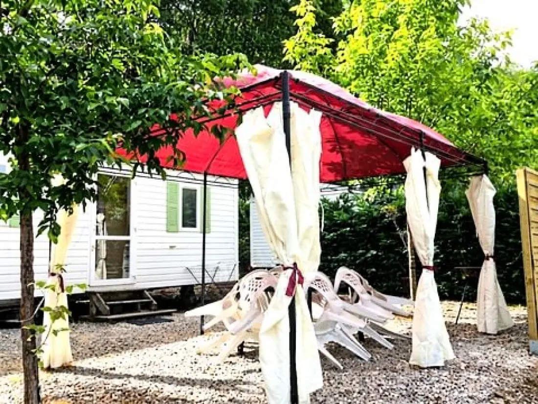 Camping maeva Escapades Le Lac de Laval-de-Cère 3 Sterne★★★