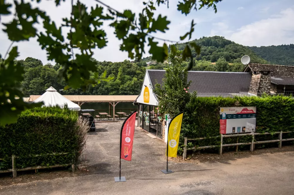 Camping maeva Escapades Le Lac de Laval-de-Cère 3 Sterne★★★