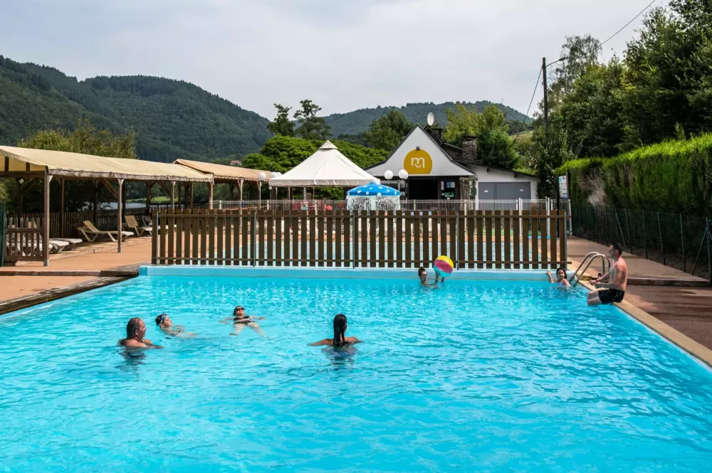 Camping maeva Escapades Le Lac de Laval-de-Cère 3 Sterne★★★