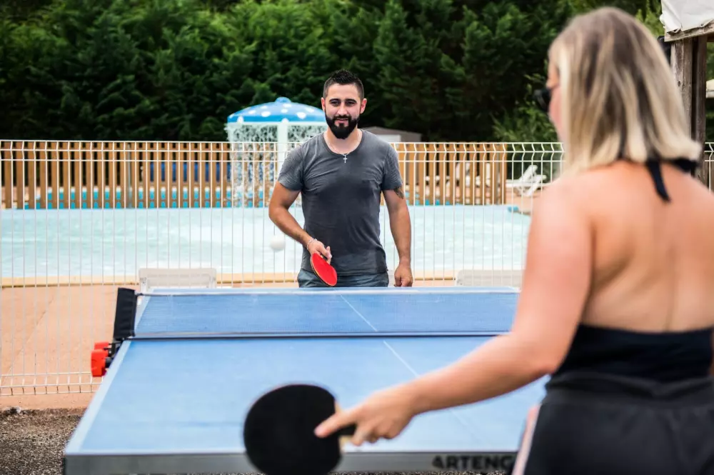 Camping maeva Escapades Le Lac de Laval-de-Cère 3 Sterne★★★