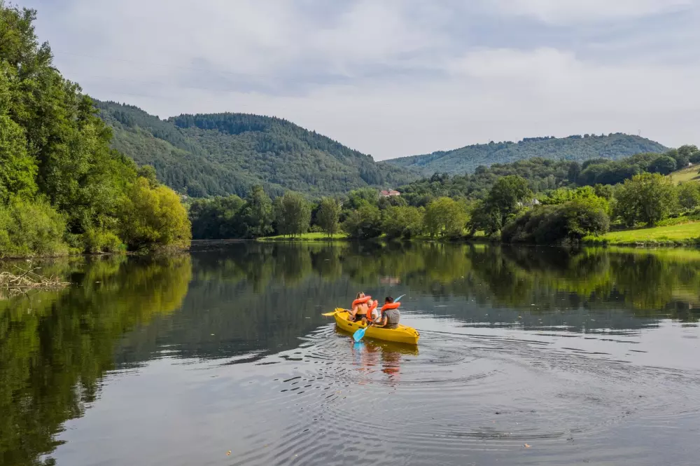 Camping maeva Escapades Le Lac de Laval-de-Cère 3 Sterne★★★
