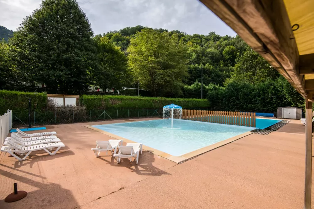 Camping maeva Escapades Le Lac de Laval-de-Cère 3 Sterne★★★