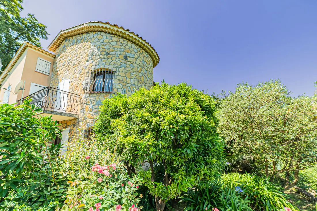 Eugénie Residence