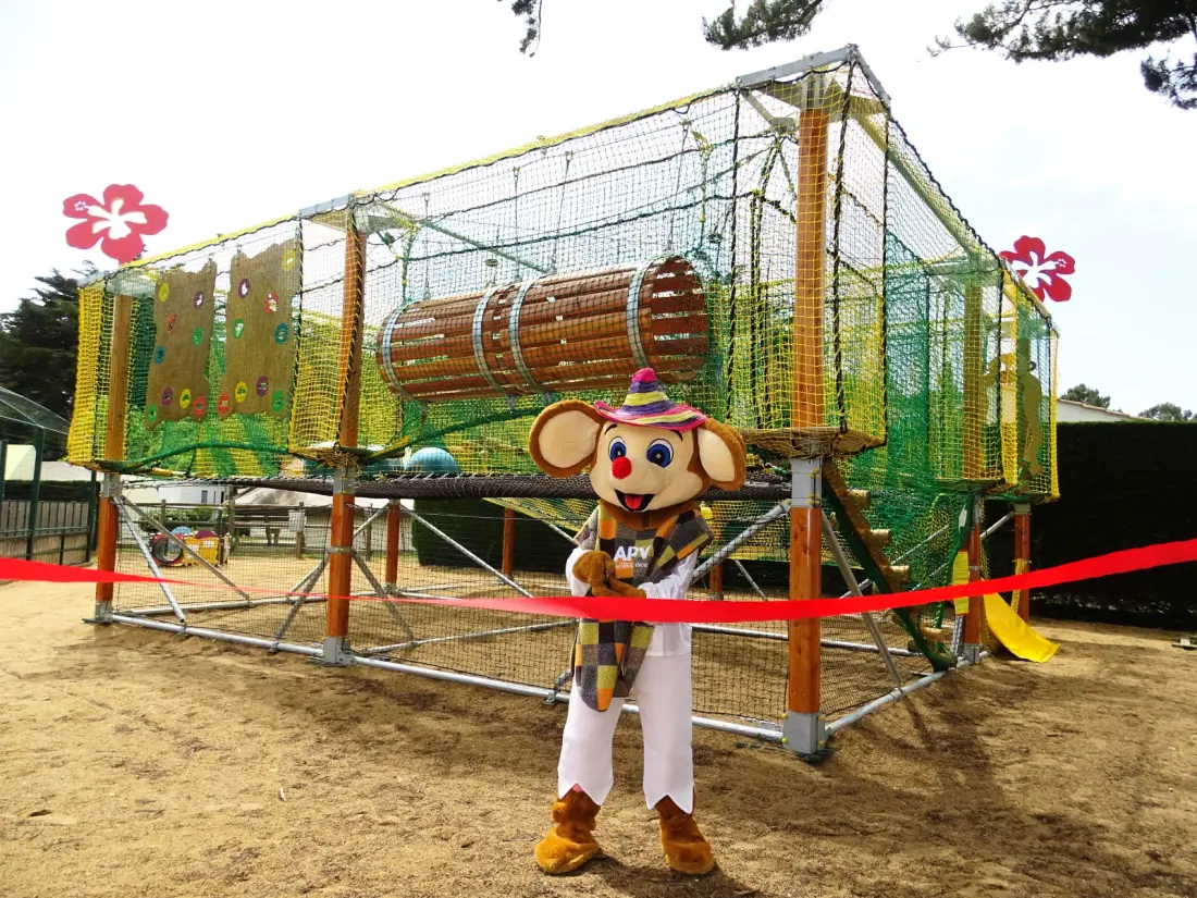 Camping Au Val De Loire By TLC Vacances 4 étoiles★★★★