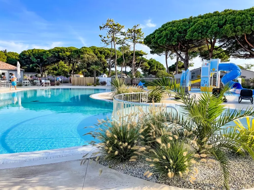 Camping Le Suroit 41 Estrellas★