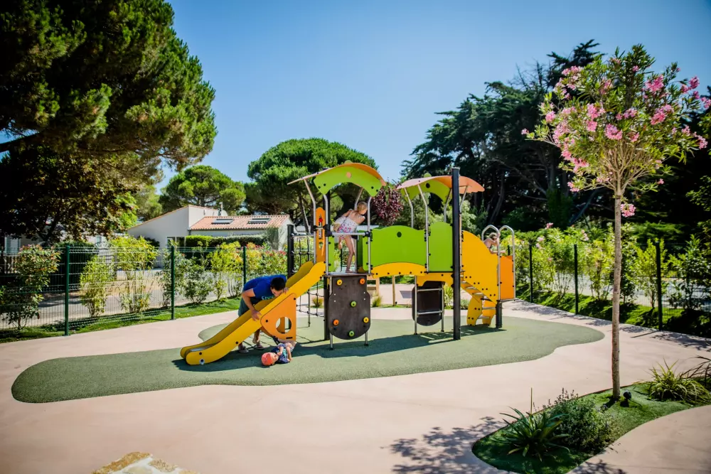 Camping LES VARENNES 4 Sterren★★★★