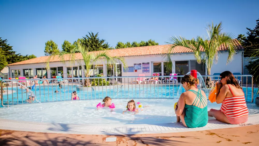 Camping LES VARENNES 4 Sterren★★★★