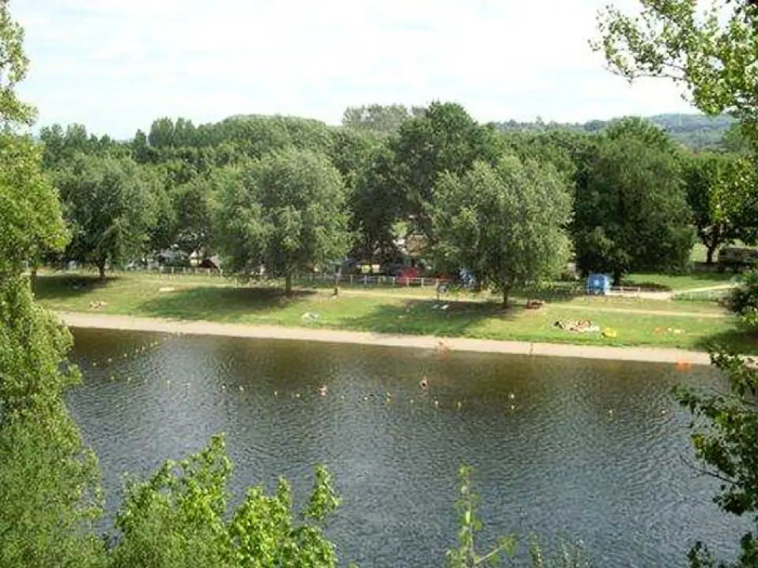 CAMPING DU PONT DE VICQ  3 étoiles★★★