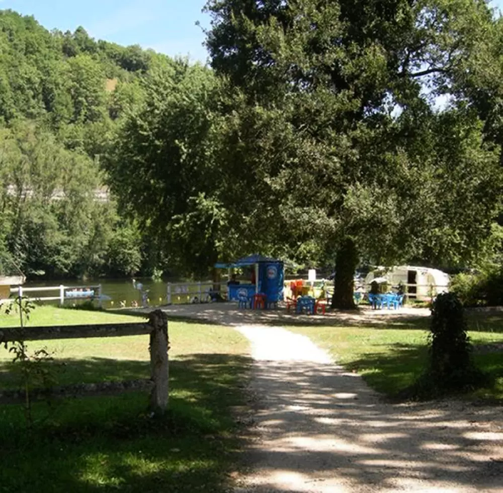 Camping Pont de Vicq in de Périgord3 Sterren★★★