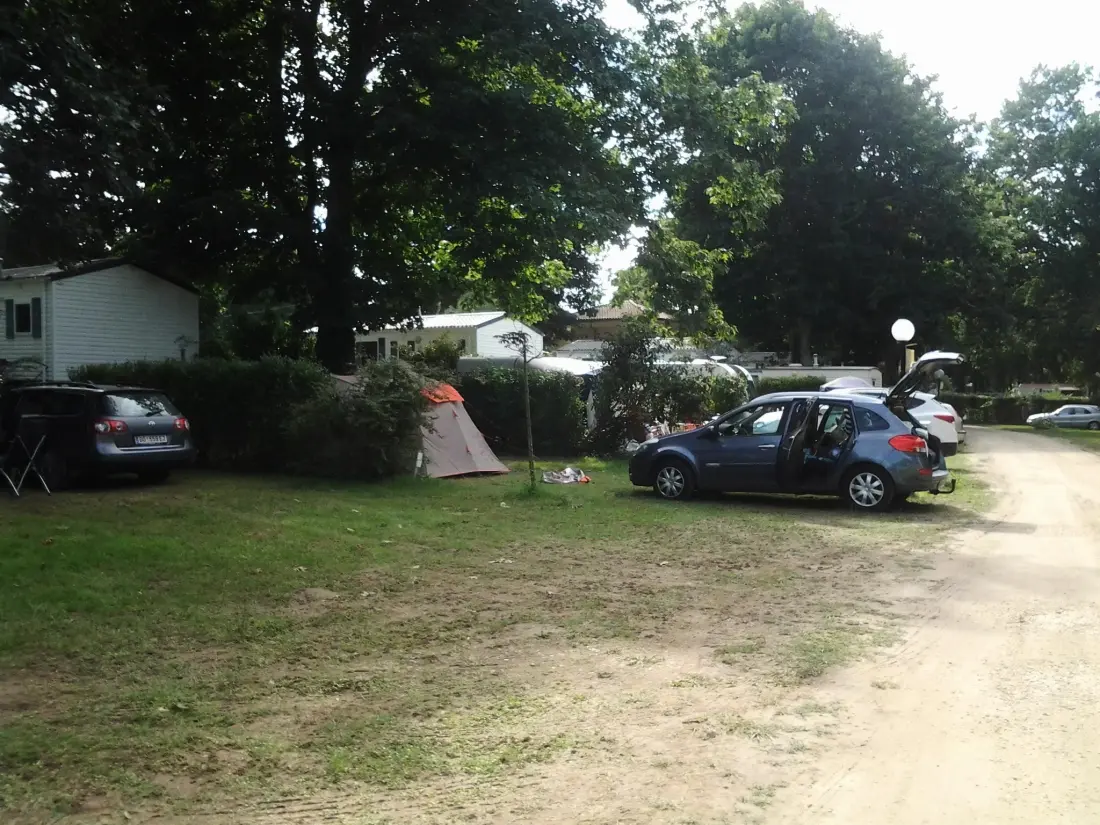 CAMPING DU PONT DE VICQ  3 étoiles★★★