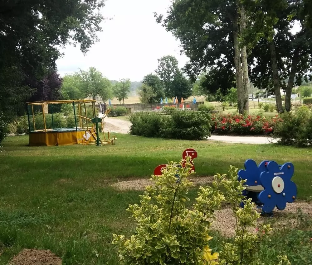 Camping Pont de Vicq in de Périgord3 Sterren★★★