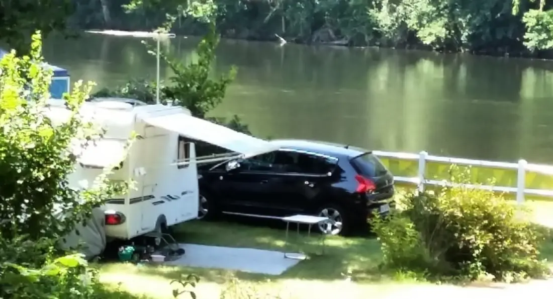 CAMPING DU PONT DE VICQ  3 étoiles★★★