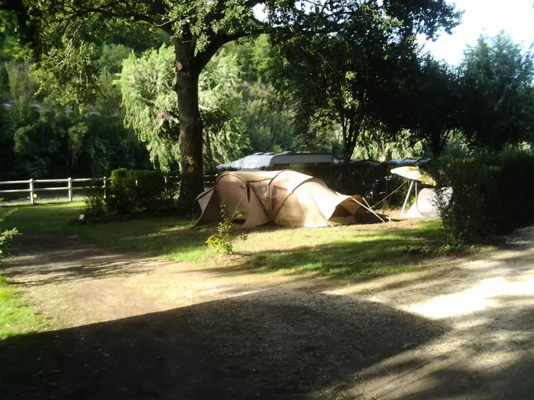CAMPING DU PONT DE VICQ  3 étoiles★★★