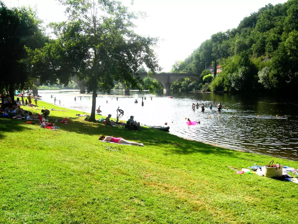 Camping Pont de Vicq in de Périgord3 Sterren★★★
