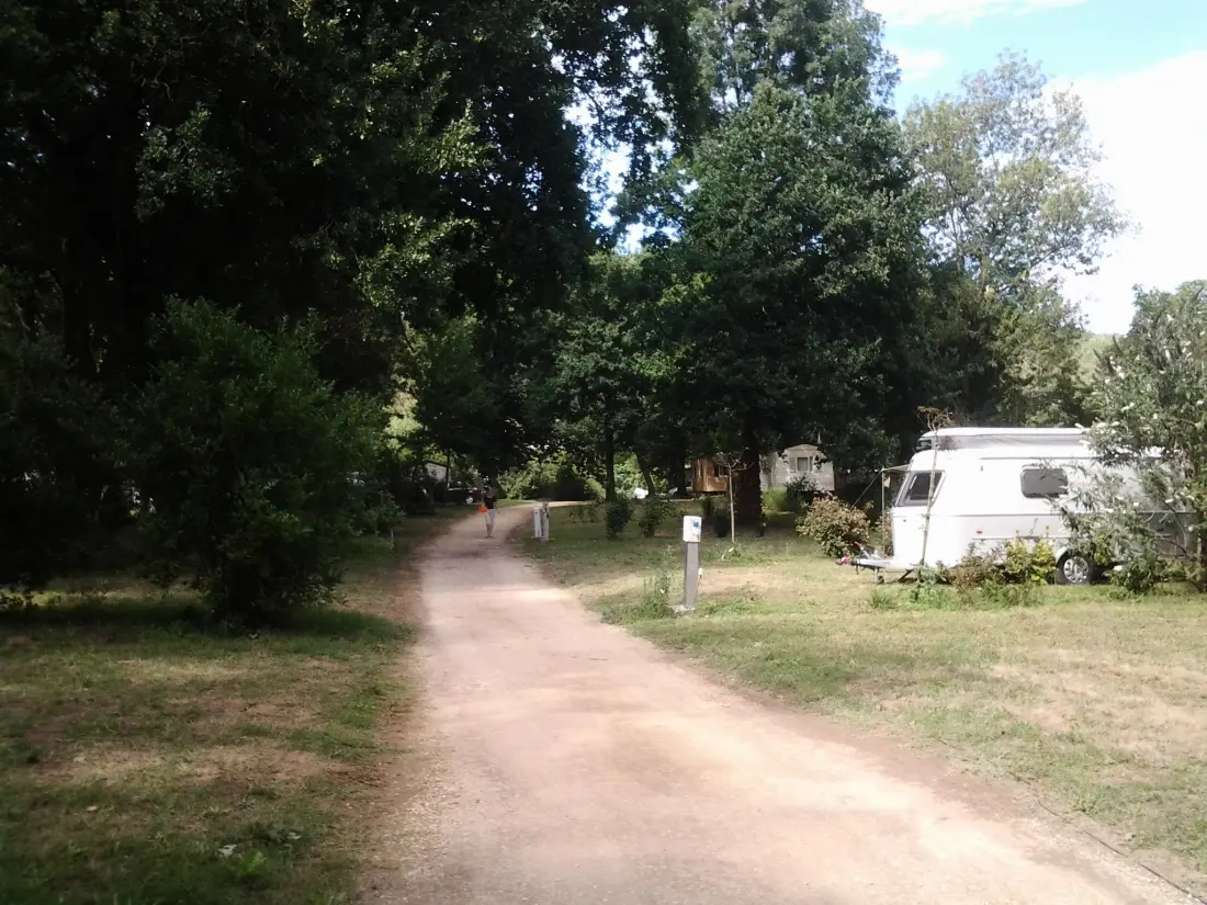 CAMPING DU PONT DE VICQ  3 étoiles★★★