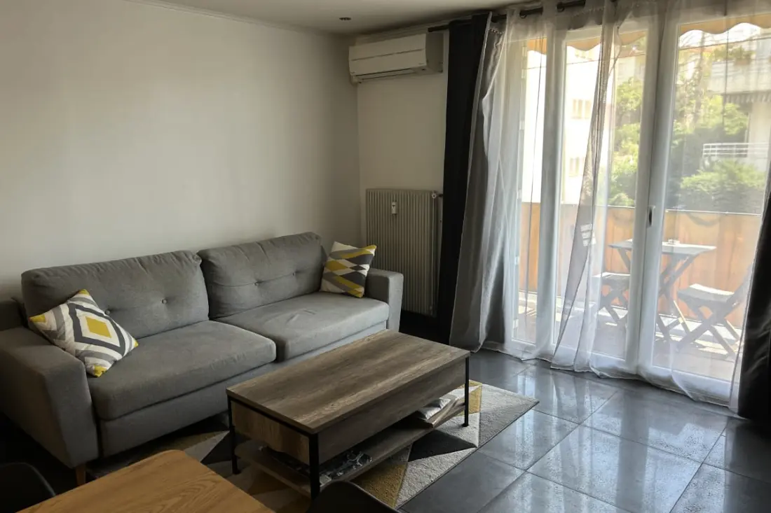 Appartement Lumineux Avec Balcon Et Parking