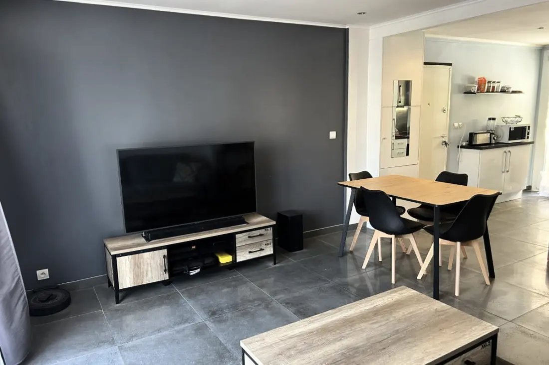 Appartement Lumineux Avec Balcon Et Parking