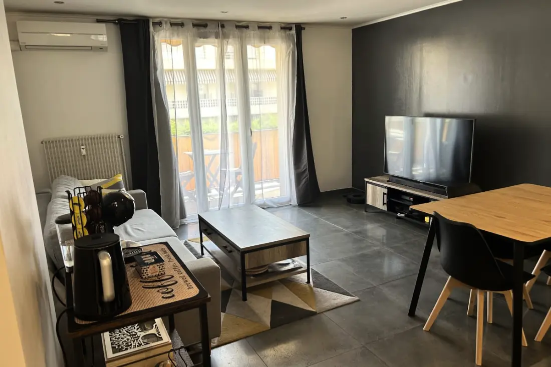Appartement Lumineux Avec Balcon Et Parking