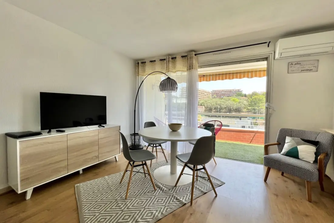 Lichte studio aan de poorten van Cannes