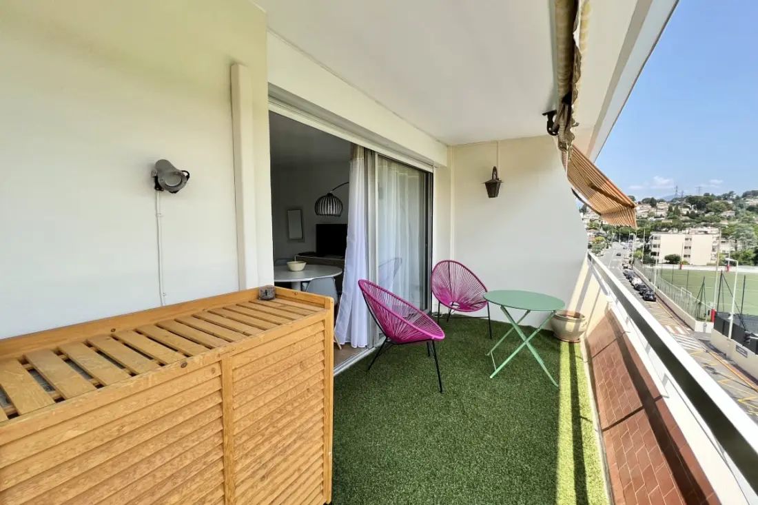Lichte studio aan de poorten van Cannes