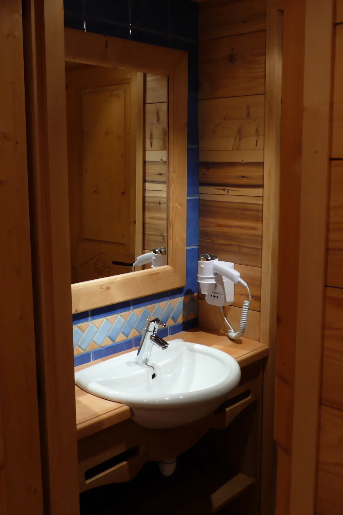 Residence Cortina N°2 (De Martine Furnished)