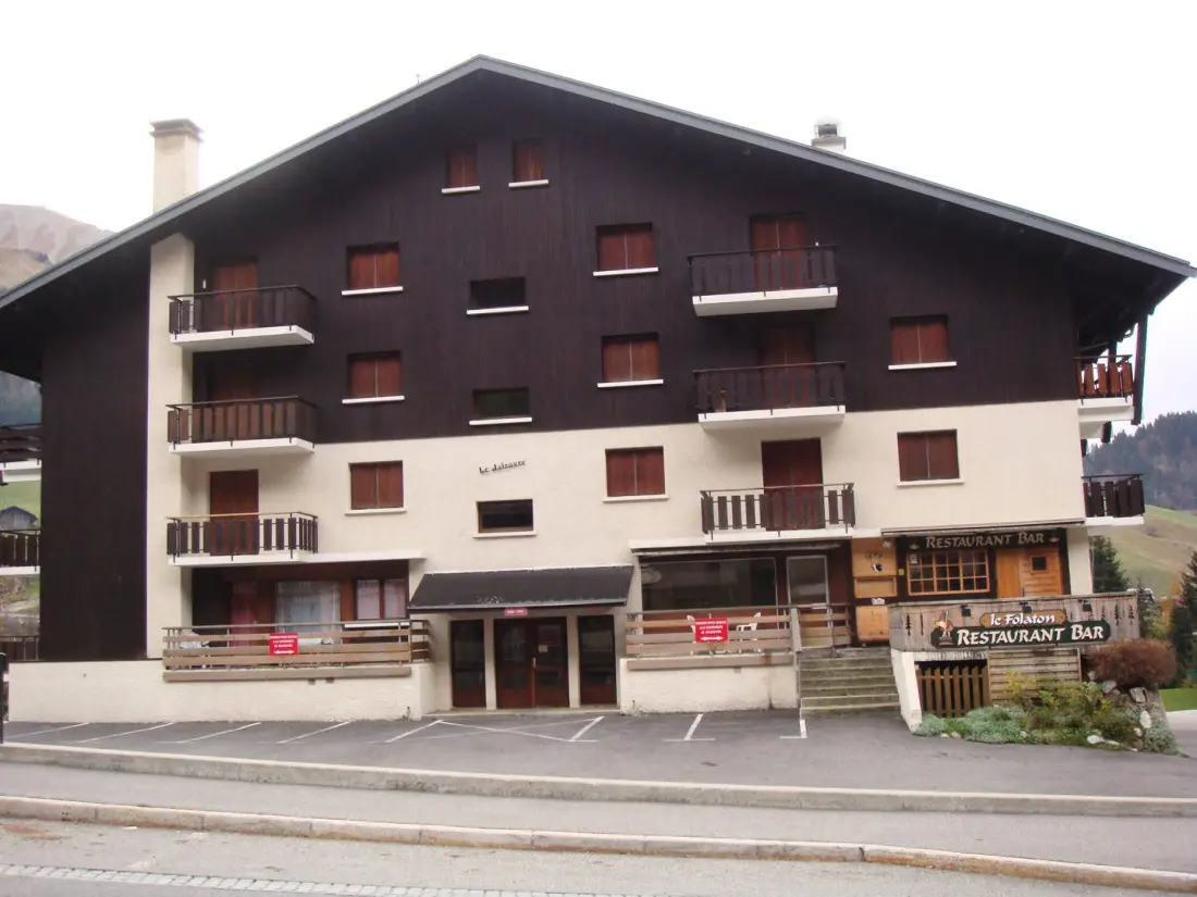 Jalouvre Residence