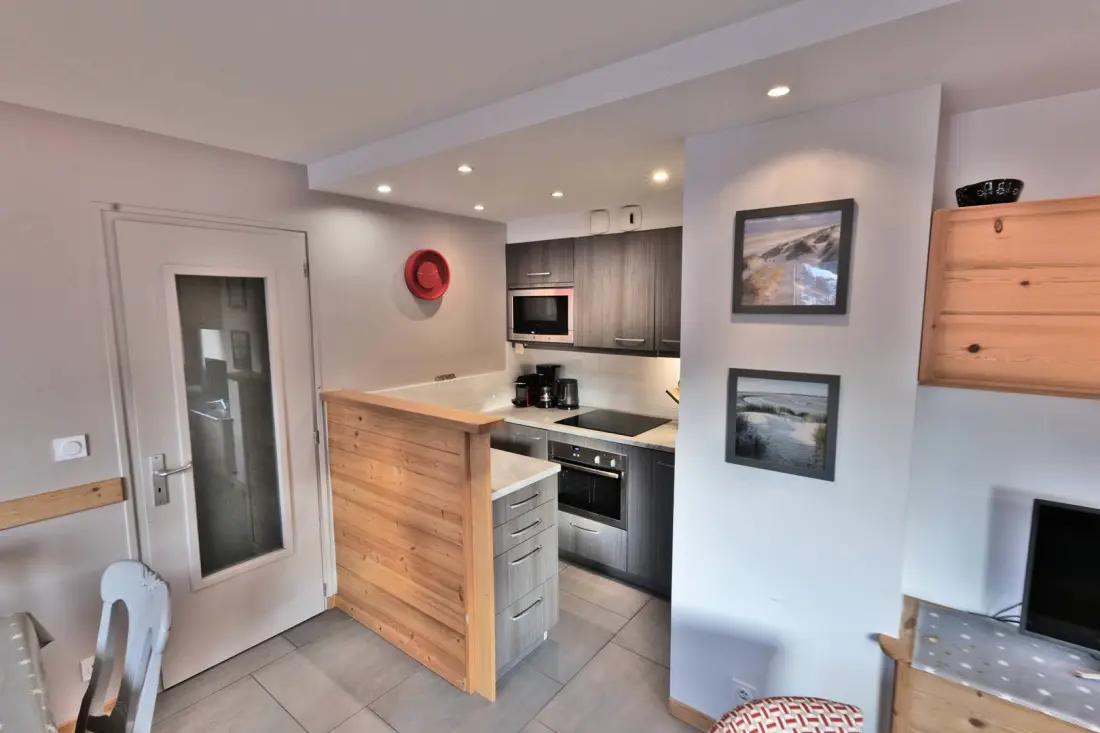 Perce Snow Residence