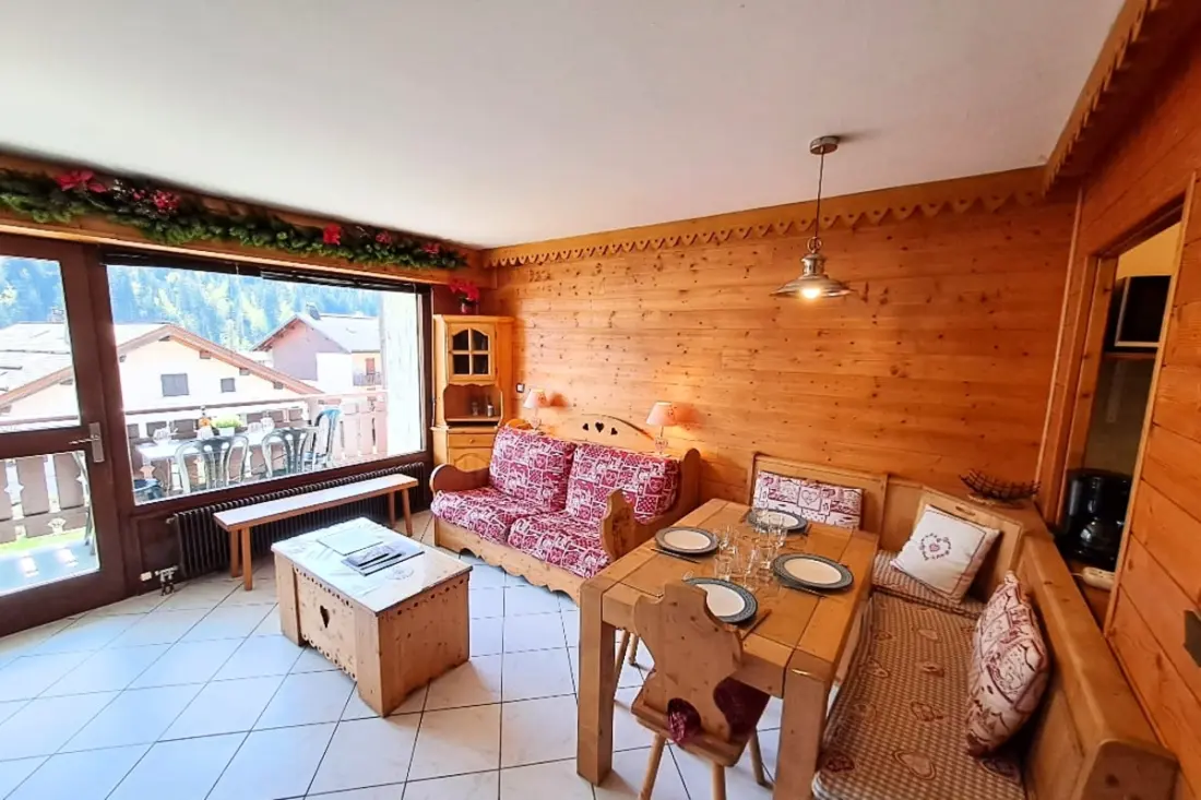 Stúdió Balcony, Centre Du Village