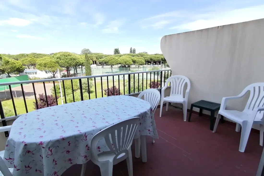 40m2 teraszral egy medencével