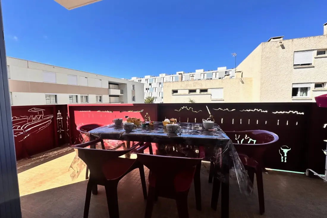 Résidence Coeur De Camargue: Terrasse et Plage à Pied Au Centre