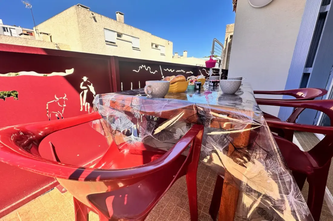 Résidence Coeur De Camargue: Terrasse et Plage à Pied Au Centre