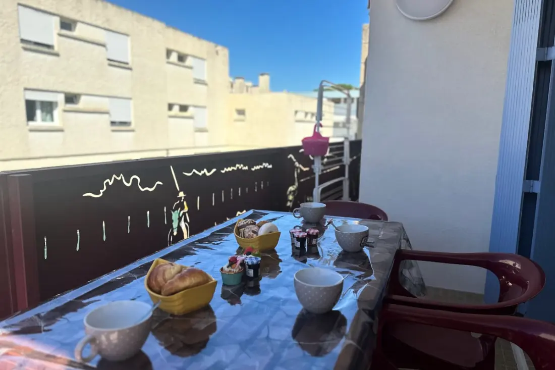 Résidence Coeur De Camargue: Terrasse et Plage à Pied Au Centre