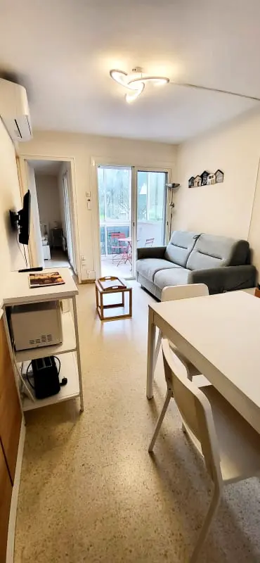 La Caravelle 2: tengeri menekülés a városi központ és a strand között