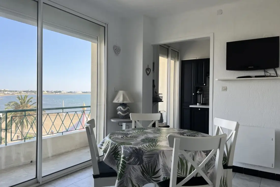 Résidence La Croix du Sud 2 – Q2 4 Pers Near Beach