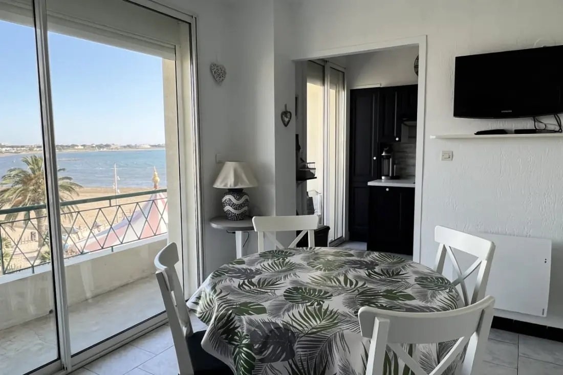 Résidence La Croix du Sud 2 – Q2 4 Pers Near Beach