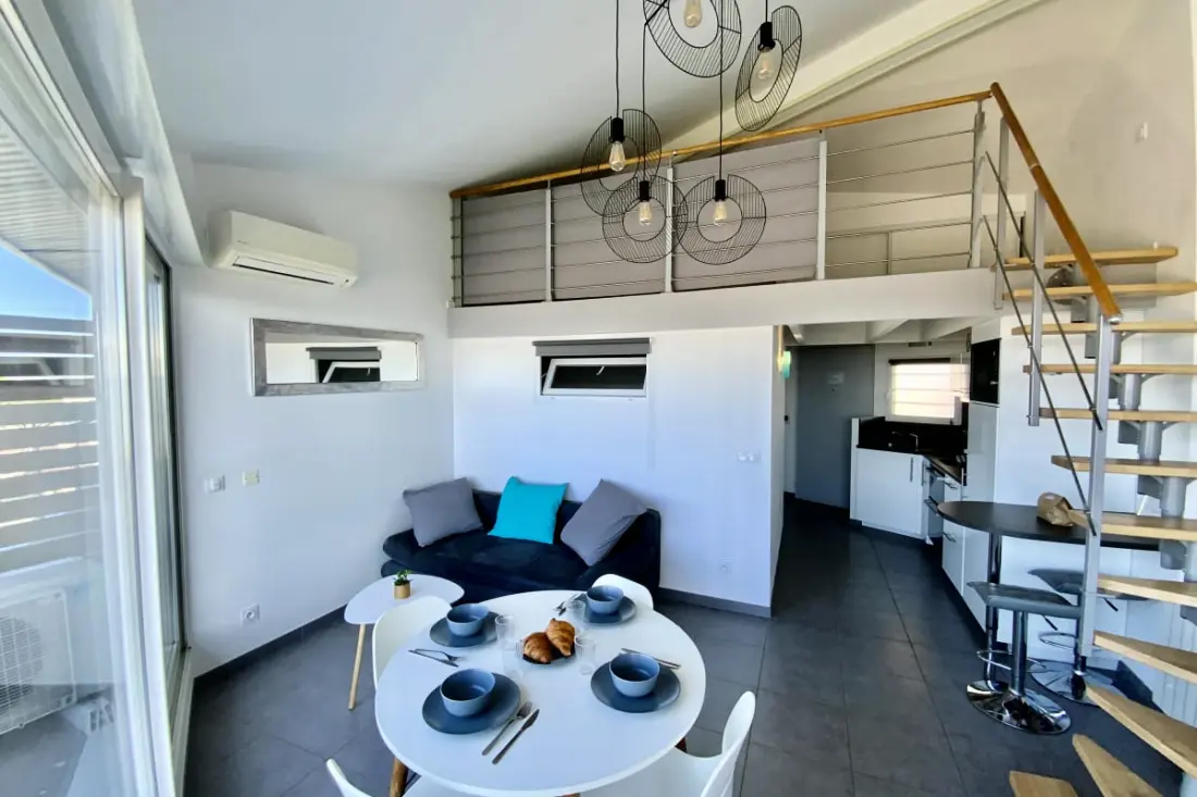 Residence Duplex Sea View With Access Beach – A Grau-du-Roi