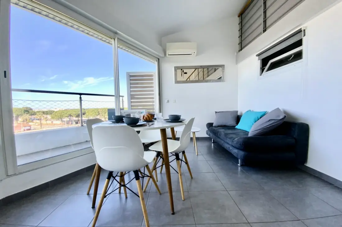 Residence Duplex Sea View With Access Beach – A Grau-du-Roi