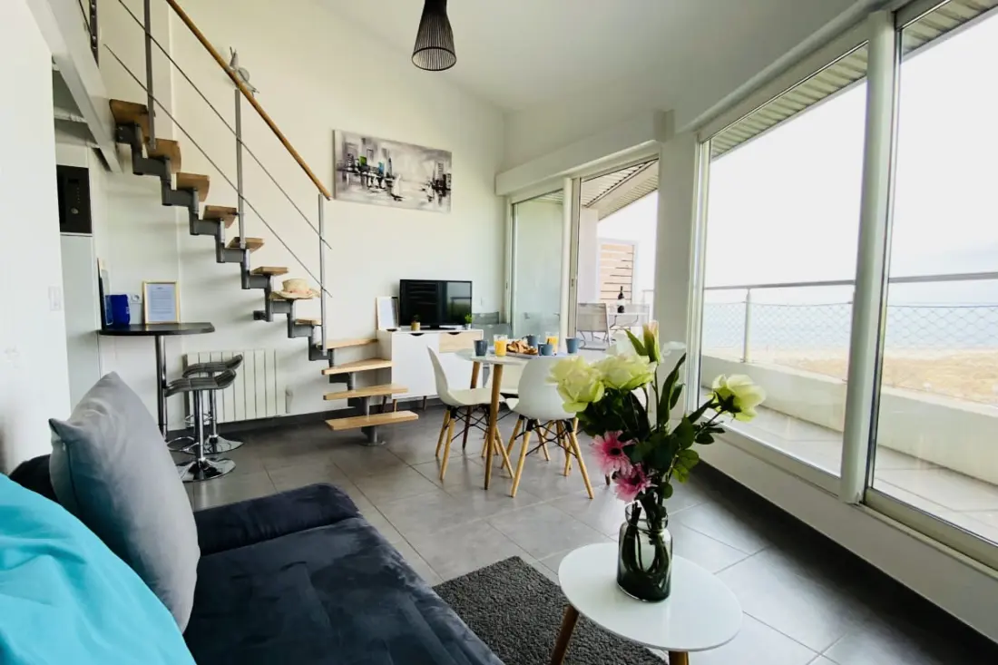 Residence Duplex Sea View With Access Beach – A Grau-du-Roi