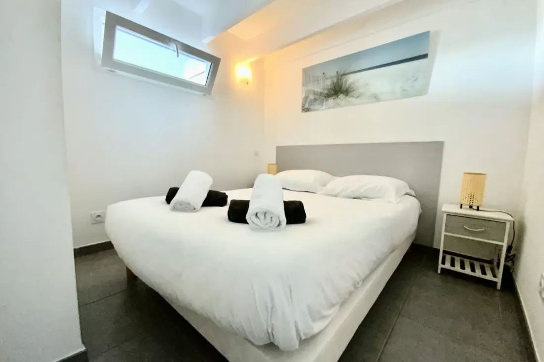 Residence Duplex Sea View With Access Beach – A Grau-du-Roi