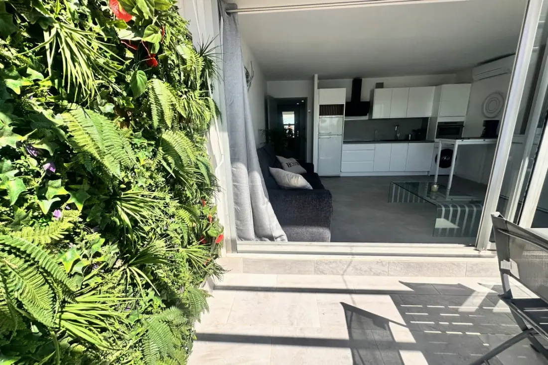 Le Plaisance Residence - Terrace Apartment View on Le Port De Plaisance Parking