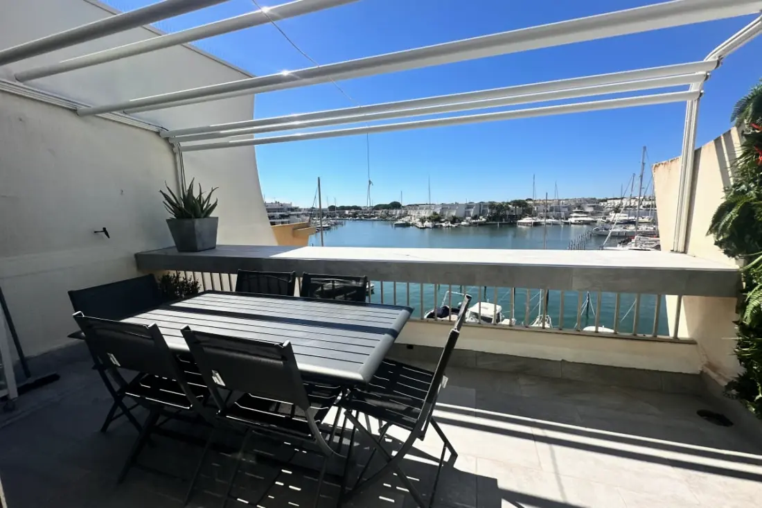 Le Plaisance Residence - Terrace Apartment View on Le Port De Plaisance Parking