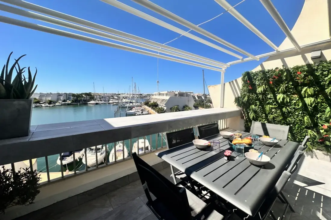 Le Plaisance Residence - Terrace Apartment View on Le Port De Plaisance Parking
