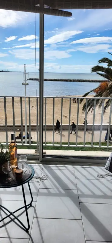 Le Royal Residence: 180 fokos Sur La Mer!