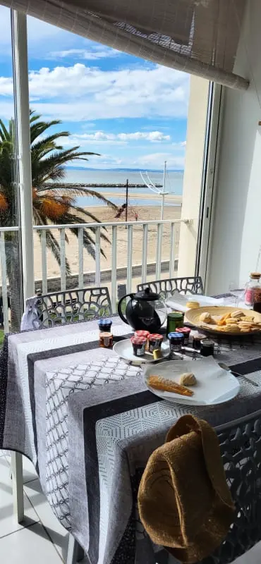 Le Royal Residence: 180 fokos Sur La Mer!