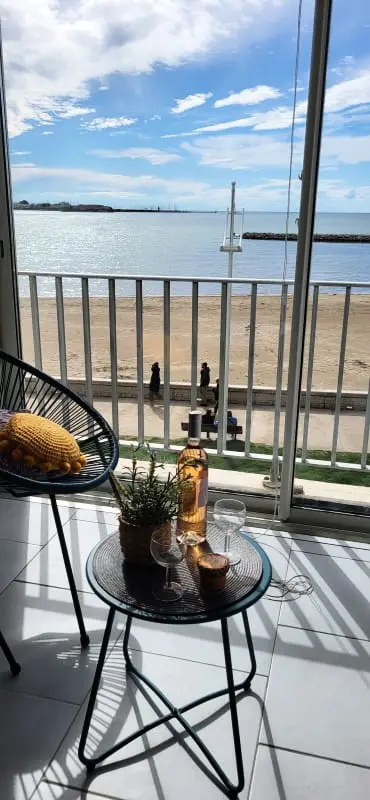 Le Royal Residence: 180 fokos Sur La Mer!