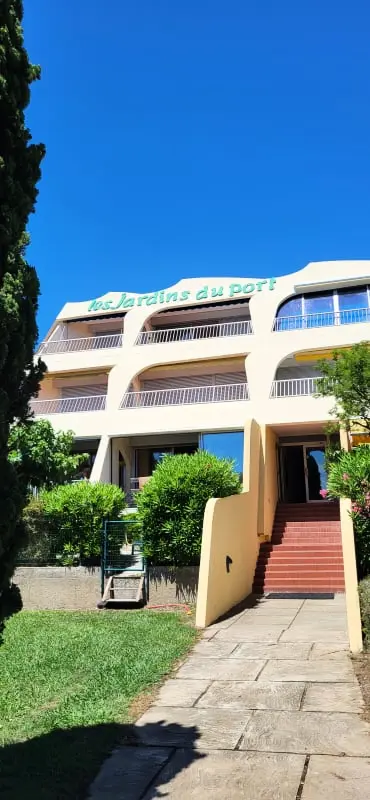Residence Les Jardins 2 terasz, úszómedence a kikötőben 21 Csillagok★