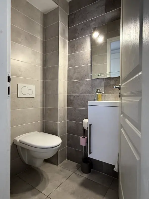 T2 rezidencia Terrace, Parkolás és Cellier